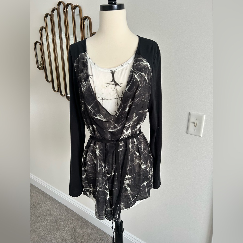 NWOT Simply Vera Vera Wang Black White Shirt Top Marble Sheer PXL